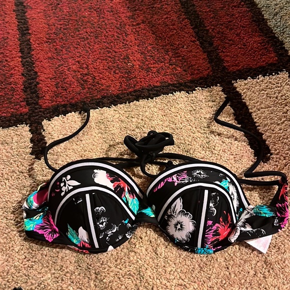 Shade and shore - Picture 2 of 3